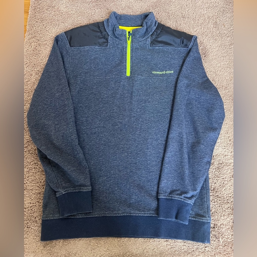 Vineyard Vines blue size medium pullover